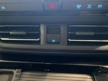 Ford Tourneo Custom 71kWh (218PS) EV Automatic Titanium X LUXE L2 5dr**8 seater**