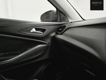 Vauxhall Grandland X 1.2 Turbo Elite Nav SUV 5dr Petrol Auto 8Spd Euro 6 (s/s) (130 p