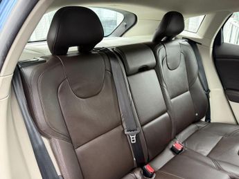 Volvo V40 1.5 T3 SE Hatchback 5dr Petrol Auto Euro 6 (s/s) (152 ps)