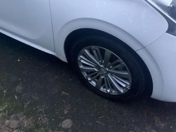 Peugeot 208 1.2 PureTech Allure Hatchback 5dr Petrol Manual Euro 6 (82 ps)