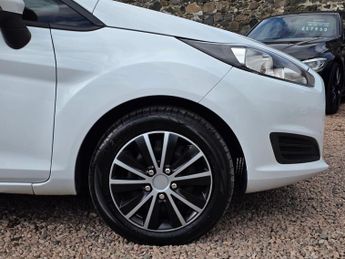 Ford Fiesta 1.25 Style Hatchback 5dr Petrol Manual Euro 5 (60 ps)