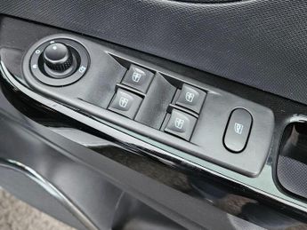 Renault Captur 1.5 dCi Dynamique S MediaNav EDC Euro 5 5dr