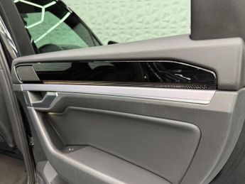 Volkswagen Touareg 3.0 TSI V6 Black Edition Tiptronic 4Motion Euro 6 (s/s) 5dr