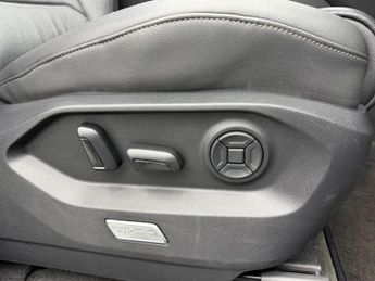 Volkswagen Touareg 3.0 TSI V6 Black Edition Tiptronic 4Motion Euro 6 (s/s) 5dr