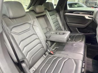 Volkswagen Touareg 3.0 TSI V6 Black Edition Tiptronic 4Motion Euro 6 (s/s) 5dr