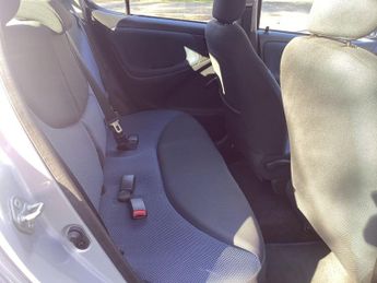 Toyota Yaris 1.3 VVT-i Colour Collection Hatchback 5dr Petrol Manual (133 g/k