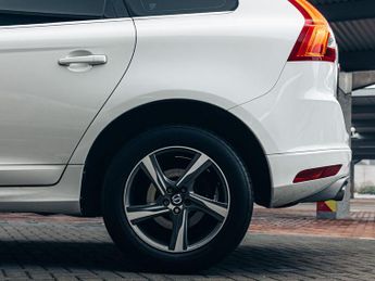 Volvo XC60 2.4 D5 R-Design Nav SUV 5dr Diesel Auto AWD Euro 6 (s/s) (220 ps