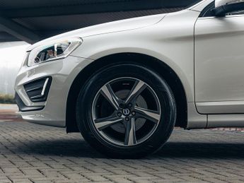 Volvo XC60 2.4 D5 R-Design Nav SUV 5dr Diesel Auto AWD Euro 6 (s/s) (220 ps