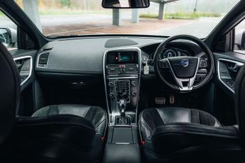 Volvo XC60 2.4 D5 R-Design Nav SUV 5dr Diesel Auto AWD Euro 6 (s/s) (220 ps