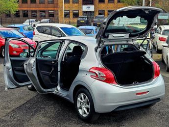 Peugeot 208 1.4 e-HDi Active EGC Euro 5 (s/s) 5dr