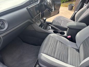 Toyota Auris 1.6 D-4D Design Hatchback 5dr Diesel Manual Euro 6 (s/s) (112 ps