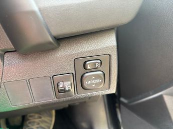 Toyota Auris 1.6 D-4D Design Hatchback 5dr Diesel Manual Euro 6 (s/s) (112 ps