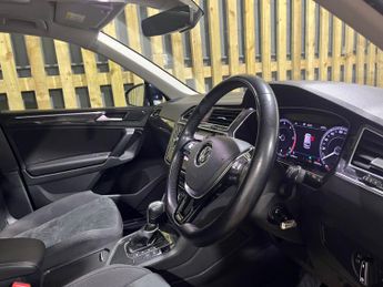 Volkswagen Tiguan 2.0 TDI SEL SUV 5dr Diesel DSG Euro 6 (s/s) (150 ps)