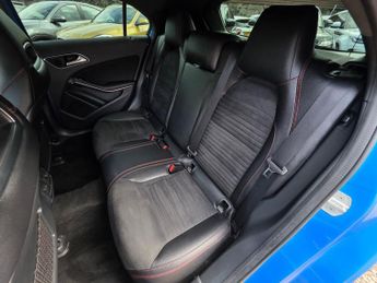 Mercedes-Benz A Class 2.1 A200d AMG Line Hatchback 5dr Diesel 7G-DCT Euro 6 (s/s) (136