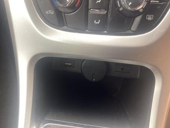 Vauxhall Astra 1.6i Excite Hatchback 5dr Petrol Manual Euro 6 (115 ps)