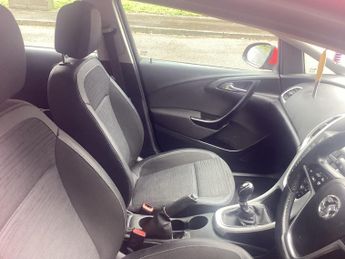 Vauxhall Astra 1.6i Excite Hatchback 5dr Petrol Manual Euro 6 (115 ps)