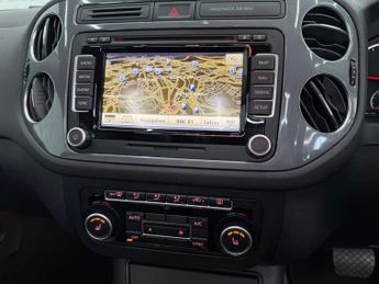 Volkswagen Tiguan 2.0 TDI BlueMotion Tech SE DSG 4WD Euro 5 (s/s) 5dr