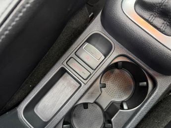 Volkswagen Tiguan 2.0 TDI BlueMotion Tech SE DSG 4WD Euro 5 (s/s) 5dr