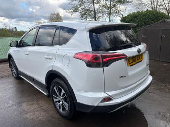 Toyota RAV4 2.0 D-4D Business Edition SUV 5dr Diesel Manual Euro 6 (s/s) (14