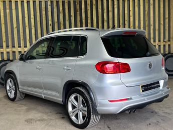 Volkswagen Tiguan 2.0 TDI BlueMotion Tech R-Line SUV 5dr Diesel DSG 4WD Euro 5 (s/