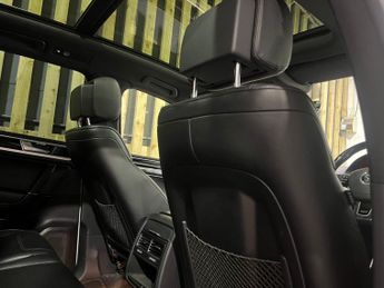 Volkswagen Touareg 3.0 TDI V6 BlueMotion Tech R-Line Plus SUV 5dr Diesel Tiptronic 