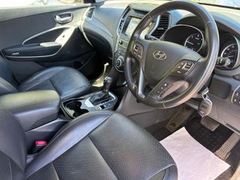Hyundai Santa Fe 2.2 CRDi Blue Drive Premium SUV 5dr Diesel Auto 4WD Euro 6 (s/s)