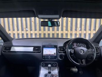 Volkswagen Touareg 3.0 TDI V6 BlueMotion Tech R-Line SUV 5dr Diesel Tiptronic 4WD E