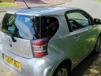 Toyota IQ 1.0 VVT-i 2 Hatchback 3dr Petrol Multidrive Euro 4 (68 bhp)