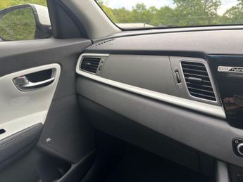 Kia Niro 1.6h GDi First Edition SUV 5dr Petrol Hybrid DCT Euro 6 (s/s) (1