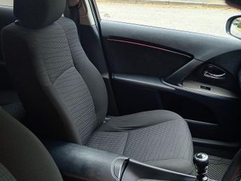 Toyota Avensis 1.8 V-Matic TR Tourer 5dr Petrol Manual Euro 4 (146 ps)