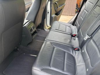 Volkswagen Touareg 3.0 TDI V6 BlueMotion Tech R-Line SUV 5dr Diesel Tiptronic 4WD E