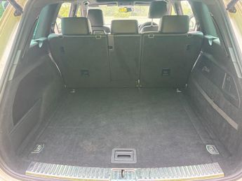 Volkswagen Touareg 3.0 TDI V6 BlueMotion Tech R-Line SUV 5dr Diesel Tiptronic 4WD E