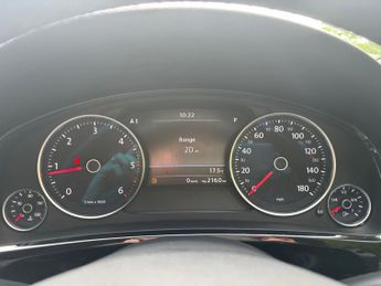 Volkswagen Touareg 3.0 TDI V6 BlueMotion Tech R-Line SUV 5dr Diesel Tiptronic 4WD E