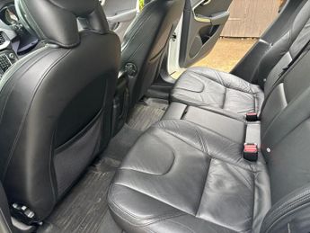 Volvo V40 2.0 D4 SE Lux Nav Hatchback 5dr Diesel Geartronic Euro 5 (s/s) (
