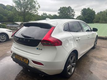 Volvo V40 2.0 D4 SE Lux Nav Hatchback 5dr Diesel Geartronic Euro 5 (s/s) (