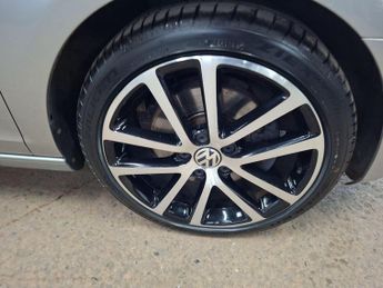 Volkswagen Golf 2.0 TDI BlueMotion Tech GT Cabriolet DSG Euro 5 (s/s) 2dr