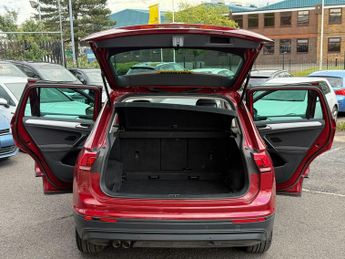 Volkswagen Tiguan 2.0 TDI SE Navigation DSG Euro 6 (s/s) 5dr