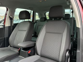 Volkswagen Tiguan 2.0 TDI SE Navigation DSG Euro 6 (s/s) 5dr