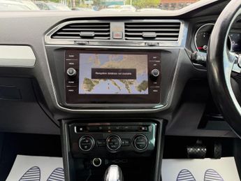 Volkswagen Tiguan 2.0 TDI SE Navigation DSG Euro 6 (s/s) 5dr