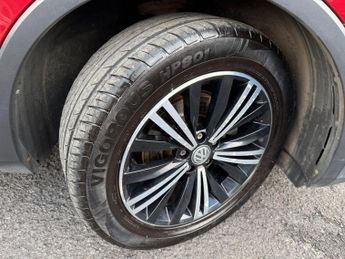 Volkswagen Tiguan 2.0 TDI SE Navigation DSG Euro 6 (s/s) 5dr