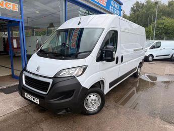 Peugeot Boxer 2.2 BlueHDi 335 Professional Premium + Panel Van 5dr Diesel Manu