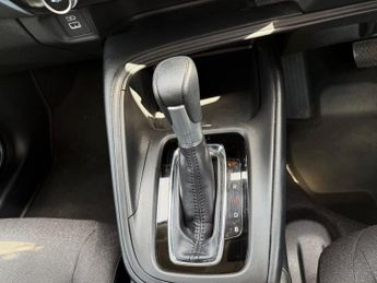 Honda HR-V I-MMD ELEGANCE