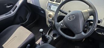 Toyota Yaris 1.33 Dual VVT-i T Spirit Euro 5 (s/s) 5dr