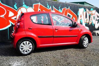 Peugeot 107 1.0 12V Urban Hatchback 5dr Petrol Manual Euro 4 (68 ps)