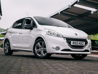 Peugeot 208 1.2 VTi Allure Hatchback 5dr Petrol Manual Euro 5 (82 ps)