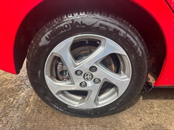 Toyota Yaris 1.5 VVT-h Icon Hatchback 5dr Petrol Hybrid E-CVT Euro 6 (101 ps)