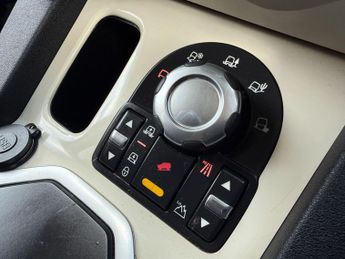 Land Rover Discovery 4 3.0 SD V6 Landmark LE CommandShift 4WD Euro 5 5dr