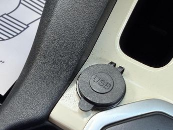 Land Rover Discovery 4 3.0 SD V6 Landmark LE CommandShift 4WD Euro 5 5dr