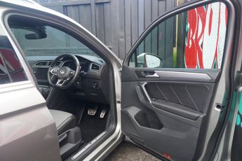 Volkswagen Tiguan 2.0 TDI R-Line SUV 5dr Diesel DSG 4Motion Euro 6 (s/s) (150 ps)