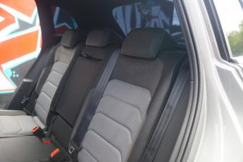 Volkswagen Tiguan 2.0 TDI R-Line SUV 5dr Diesel DSG 4Motion Euro 6 (s/s) (150 ps)